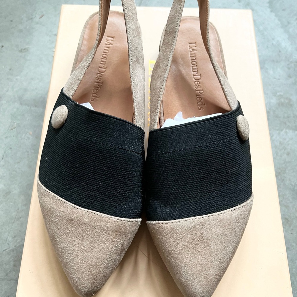 NWOB L’amour Des Pieds Marissah Taupe suede Pointed toe sling back flats 7.5